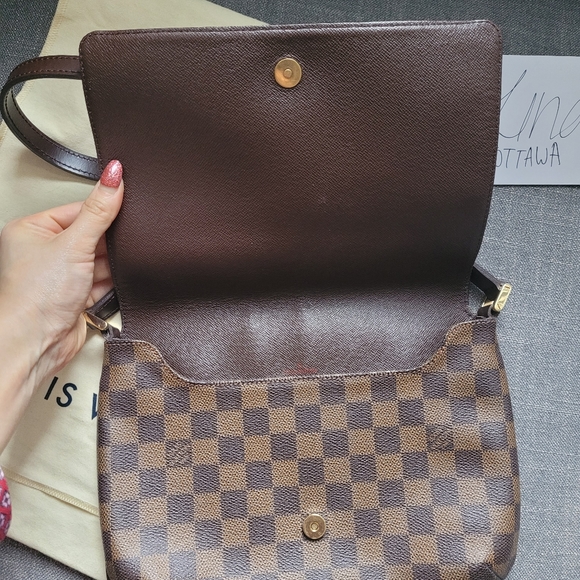 Louis Vuitton Musette Tango - Picture 4 of 10